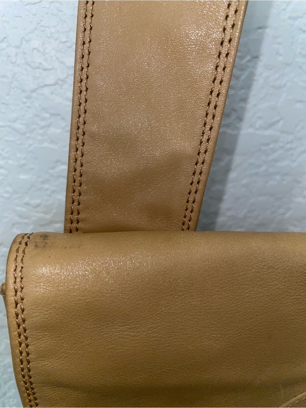CHANEL Boho Messenger Bag - Picture 4 of 16